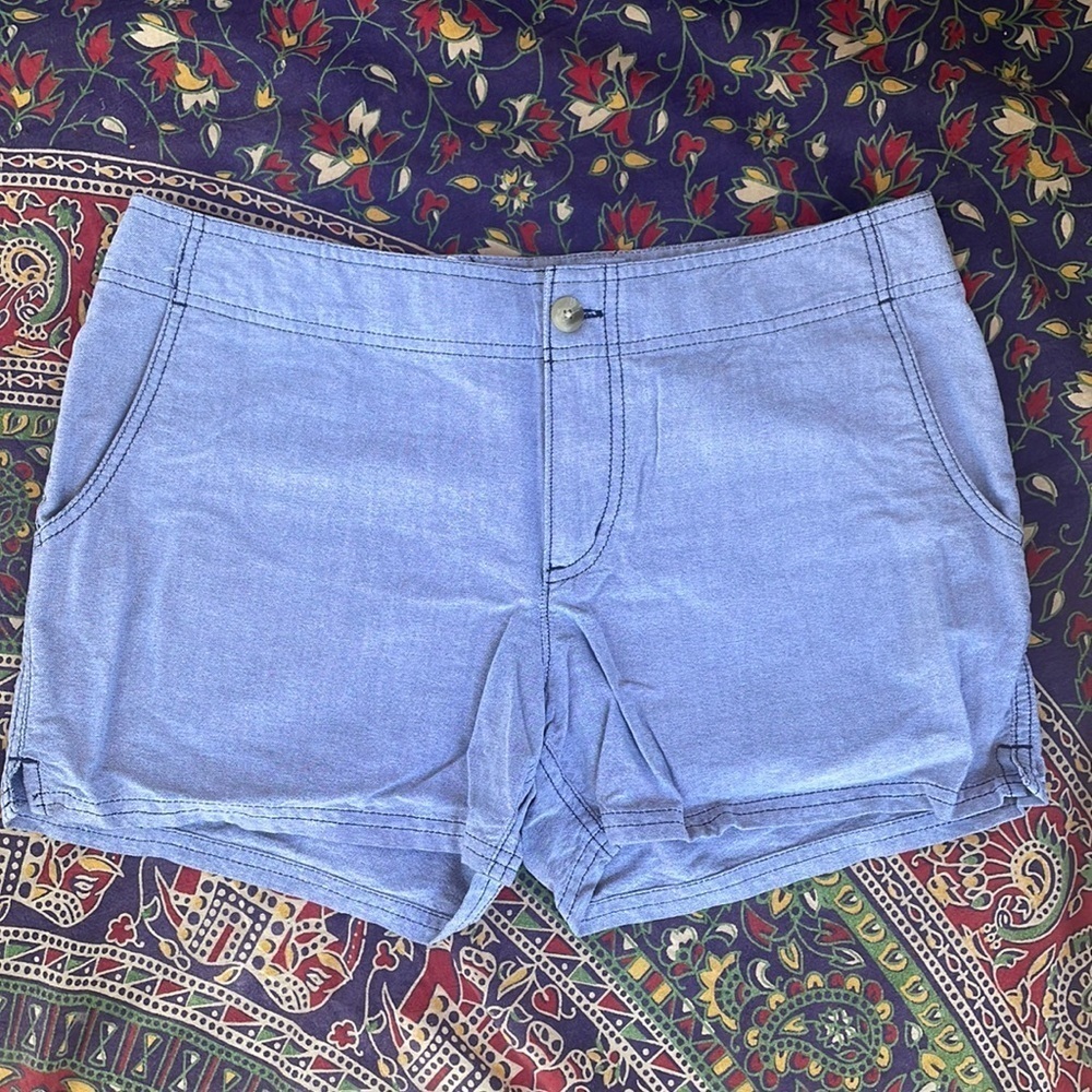 100% cotton women’s PFG Columbia shorts size 10 4L